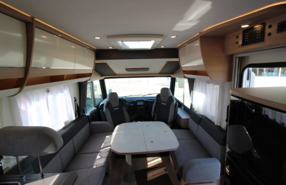 camping car avec 2 chambres