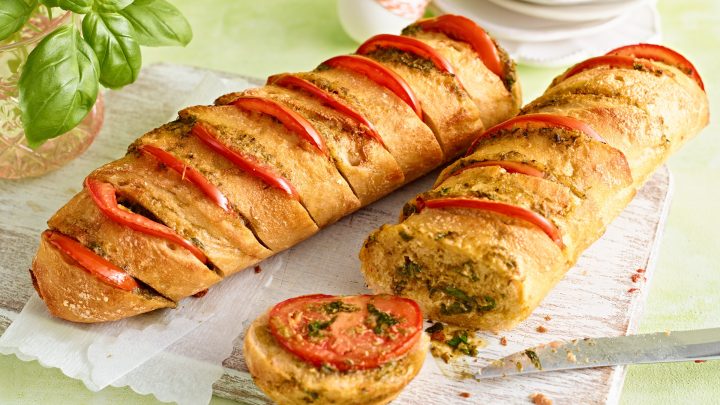 baguette mit tomate baguette mit tomate
