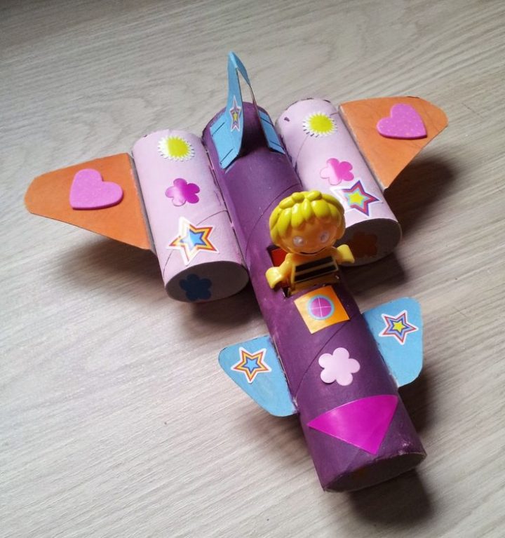 Bulles De Plume : Construire Un Avion Avec Des Rouleaux destiné Activité Manuelle Avec Rouleau De Papier Toilette Bulles De Plume : Construire Un Avion Avec Des Rouleaux destiné Activité Manuelle Avec Rouleau De Papier Toilette