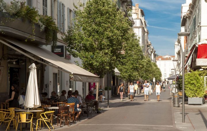 Commerce De Qualité À Cannes serapportantà Depannage Rideau Metallique Cannes Commerce De Qualité À Cannes serapportantà Depannage Rideau Metallique Cannes