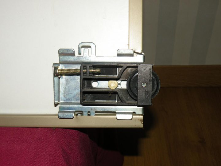 Dscn6415 intérieur Roulette Pour Placard Coulissant Dscn6415 intérieur Roulette Pour Placard Coulissant