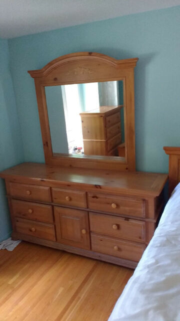 Ensemble Meubles Chambre À Coucher/Bedroom Set | Multi serapportantà Meuble De Bureau Gatineau