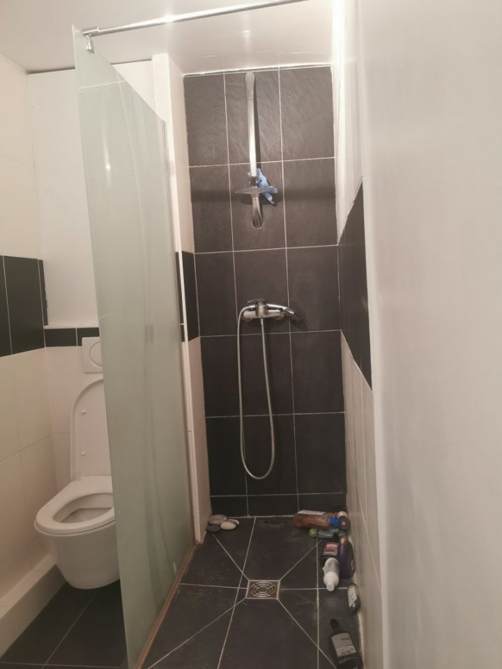 Installation Petite Cuisine Ikea + Paroi Et Barre De encequiconcerne Paroi De Douche Ikea Maroc