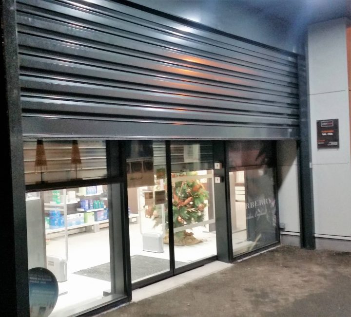 Installation Rideau Métallique Anti Effraction À Istres pour Depannage Rideau Metallique La Ciotat Installation Rideau Métallique Anti Effraction À Istres pour Depannage Rideau Metallique La Ciotat