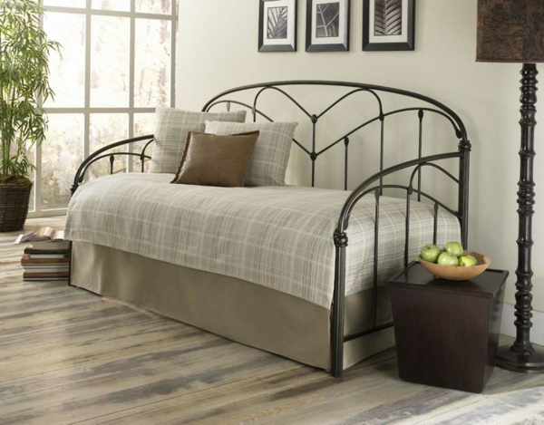 La Banquette Lit – Idées Pratiques Pour L'Intérieur destiné Lit Banquette Fer Forgé La Banquette Lit – Idées Pratiques Pour L'Intérieur destiné Lit Banquette Fer Forgé