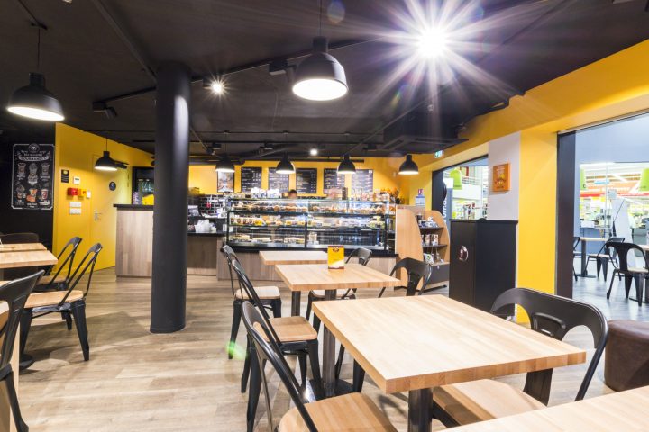 La Roche-Sur-Yon, Centre Commercial Les Flâneries serapportantà Véranda Bioclimatique La Roche-Sur-Yon La Roche-Sur-Yon, Centre Commercial Les Flâneries serapportantà Véranda Bioclimatique La Roche-Sur-Yon