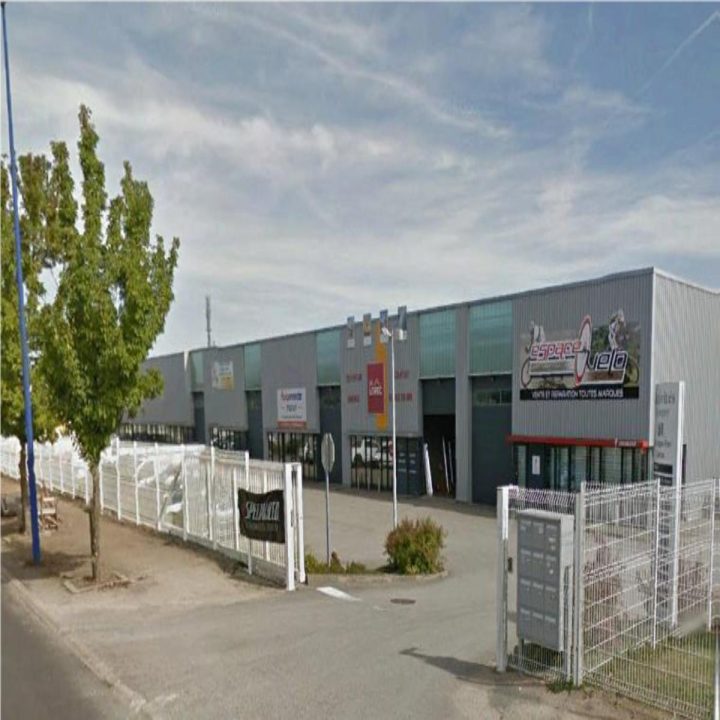 Local D'Activités 260 M² – Zone Beaupuy – La Roche Sur Yon destiné Véranda Bioclimatique La Roche-Sur-Yon Local D'Activités 260 M² – Zone Beaupuy – La Roche Sur Yon destiné Véranda Bioclimatique La Roche-Sur-Yon