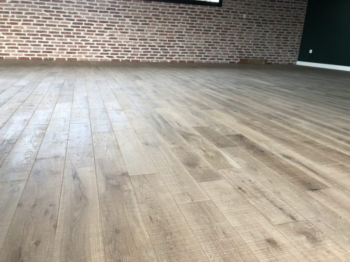 Parquet Chene Massif Brut De Sciage Clipsable – Huilé – 18 concernant Parquet Massif Destockage