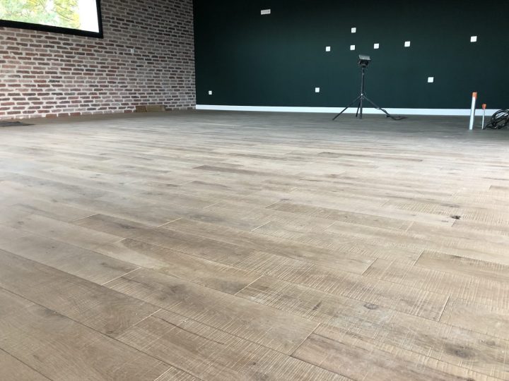 Parquet Chene Massif Brut De Sciage Clipsable – Huilé – 18 serapportantà Parquet Massif Destockage