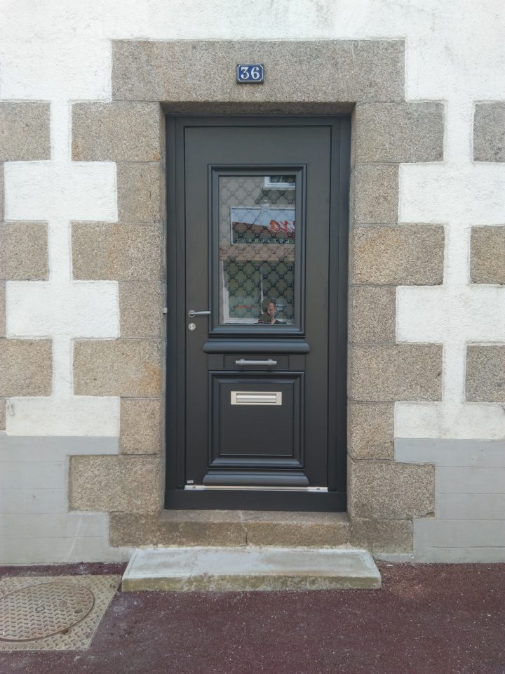 Porte D'Entrée Alu – Centre Ville De Loudéac – Côtes D'Armor pour Porte D Entrée Castorama Porte D'Entrée Alu – Centre Ville De Loudéac – Côtes D'Armor pour Porte D Entrée Castorama