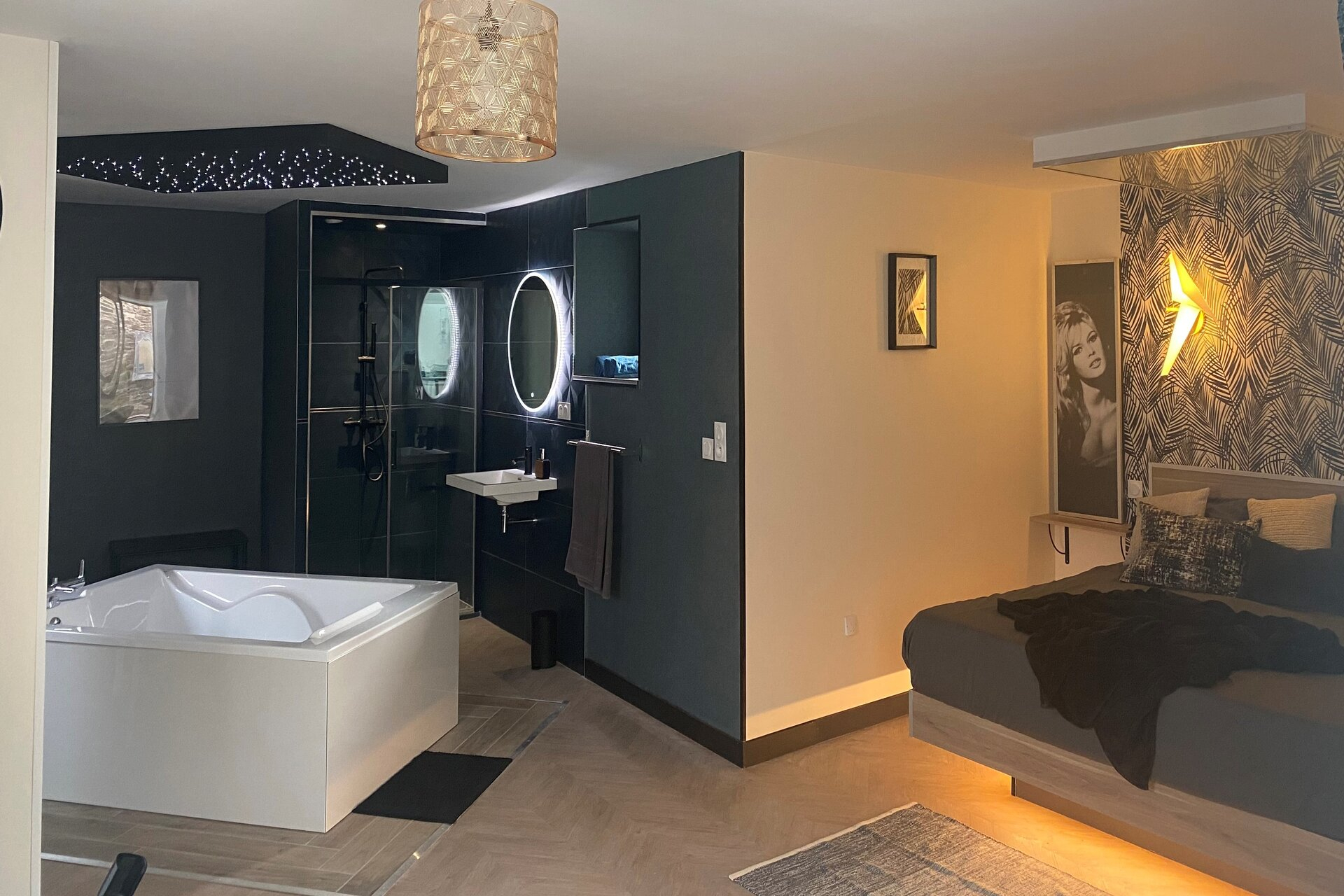 Secrets De Charme - Suites Avec Jacuzzi Sauna Et Chambre tout Chambre Secrete Landerneau