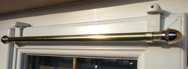 Support Tringle Rideau Pour Fenetre Pvc Sans Percer intérieur Comment Fixer Une Tringle A Rideaux Au Plafond Sans Percage
