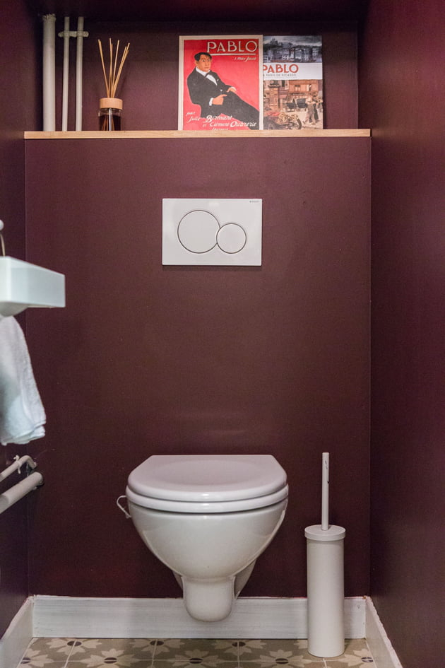 Toilettes Bordeaux | Toilette Suspendu, Déco Toilettes destiné Peinture Toilette Tendance