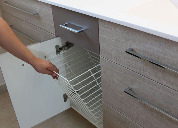 Un Grand Meuble Double Vasques, Fonctionnel Et Entre Murs destiné Meuble Salle De Bain Avec Panier À Linge Intégré Un Grand Meuble Double Vasques, Fonctionnel Et Entre Murs destiné Meuble Salle De Bain Avec Panier À Linge Intégré