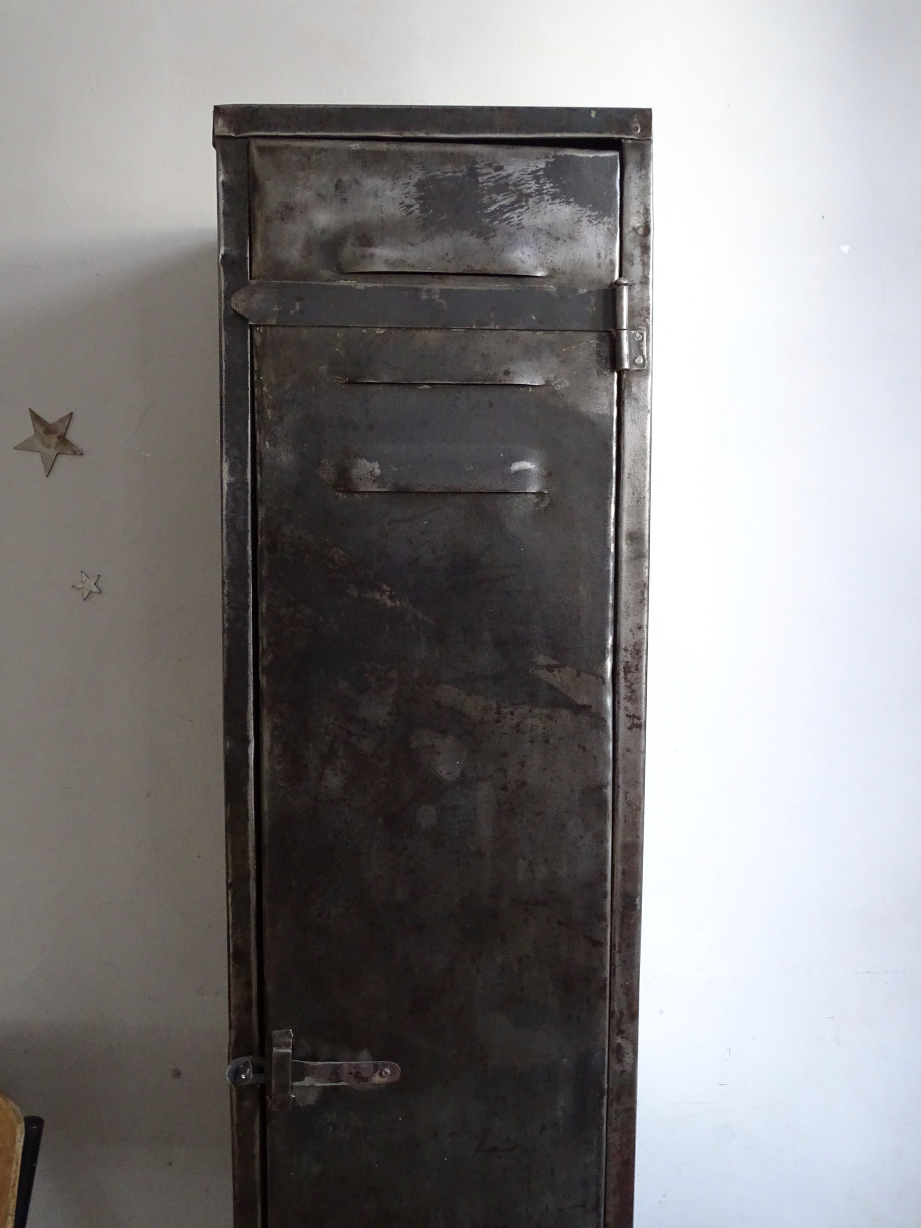 Vestiaire D'Usine Industriel Mobilier Www.cestvintage serapportantà Vestiaire Industriel Occasion