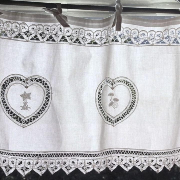 Brise Bise 3 Coeurs Brodés Fleurs De Montagne Et Lacets intérieur Brise Bise Rideau Modele Montagne Brise Bise 3 Coeurs Brodés Fleurs De Montagne Et Lacets intérieur Brise Bise Rideau Modele Montagne