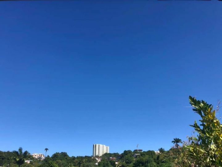 En Martinique L'Année Commence Sous Un Ciel Bleu Azur Et concernant Domaine Bleu Potins En Martinique L'Année Commence Sous Un Ciel Bleu Azur Et concernant Domaine Bleu Potins