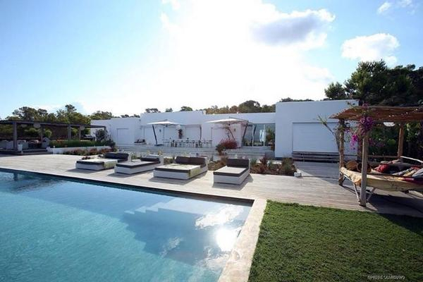 Florent Ré On Twitter: "Photos Exclusives De La Villa Où S tout Villa De L’Amour Offenbourg Florent Ré On Twitter: "Photos Exclusives De La Villa Où S tout Villa De L’Amour Offenbourg