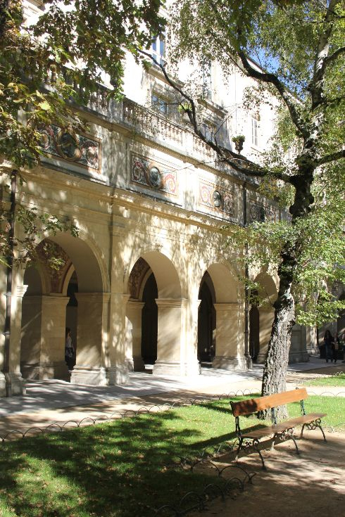 Jardin Du Musée Des Beaux-Arts, Lyon, France – Www.slo serapportantà Jerdin De Lyou Lourdes