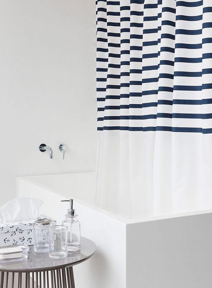 Le Rideau De Douche Rayure Key West | Simons Maison destiné Simons Rideau De Douche Le Rideau De Douche Rayure Key West | Simons Maison destiné Simons Rideau De Douche
