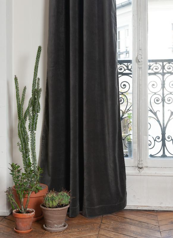 Lyric Rideau En Velours – Anthracite destiné Rideau En Velour Lyric Paon Lyric Rideau En Velours – Anthracite destiné Rideau En Velour Lyric Paon