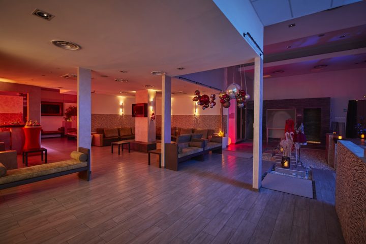 Maison_Newarea1675—- | La Maison De L'Amour Club Prive Milano concernant Maison De Lamoure Offenbourg