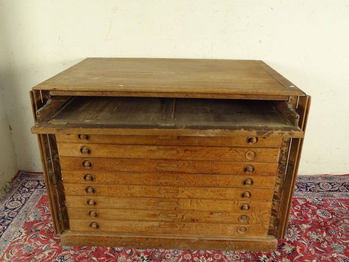 Meuble D'Architecte En Chène, Il Présente Dix Tiroirs tout Altea D'Occasion Meubles