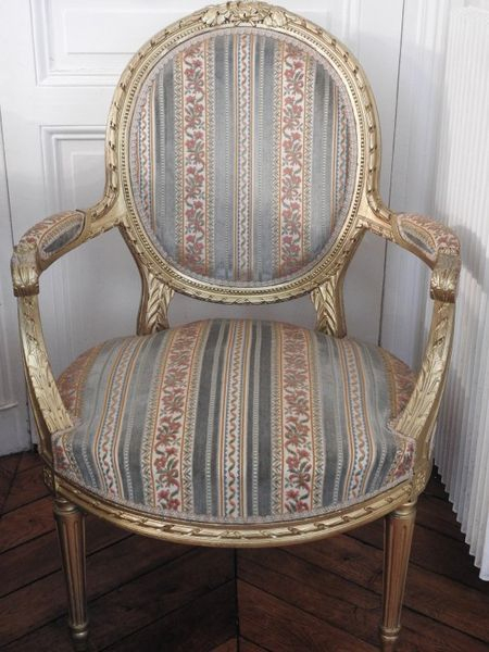 Paire De Fauteuils Louis Xvi concernant Antika Meubles A Vendre
