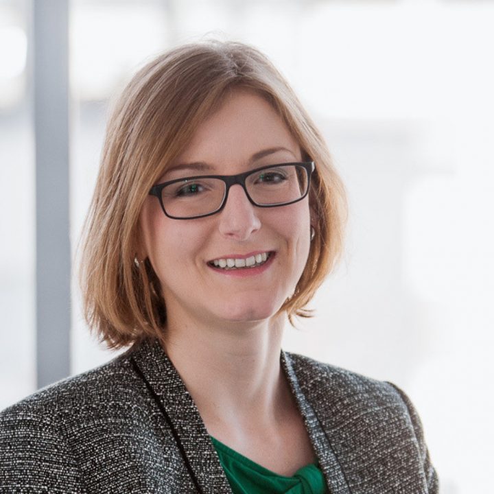 Prof. Dr. Simone Braun – Professorin Für E-Commerce à Model Brauen Offenburg