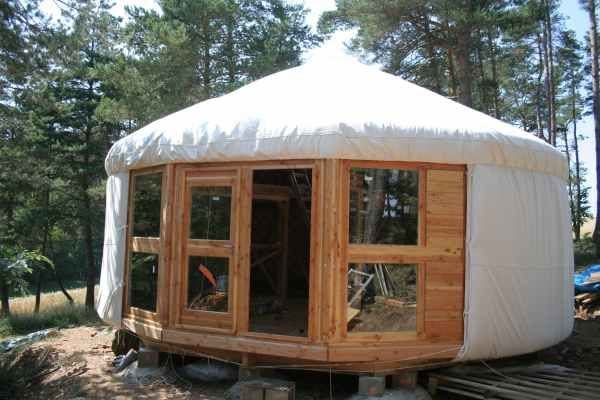 Quelques Modèles De Yourtes Contemporaines | Yourte serapportantà Maison Ecolo Ppt