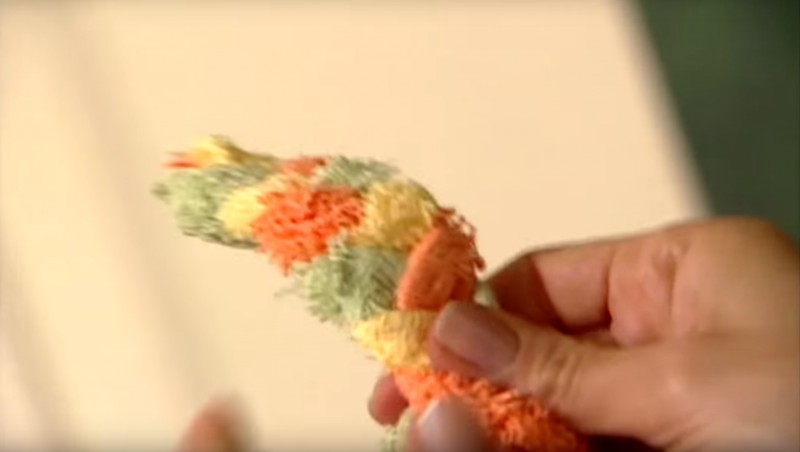 Récup : Un Tapis De Douche Fait À Partir De Serviettes De avec Coudre Un Tapis De Bain Pour Une Douche Arrondie