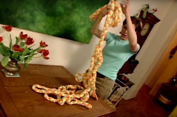 Récup : Un Tapis De Douche Fait À Partir De Serviettes De concernant Coudre Un Tapis De Bain Pour Une Douche Arrondie