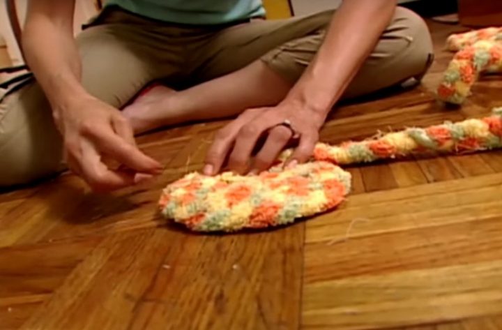 Récup : Un Tapis De Douche Fait À Partir De Serviettes De dedans Coudre Un Tapis De Bain Pour Une Douche Arrondie