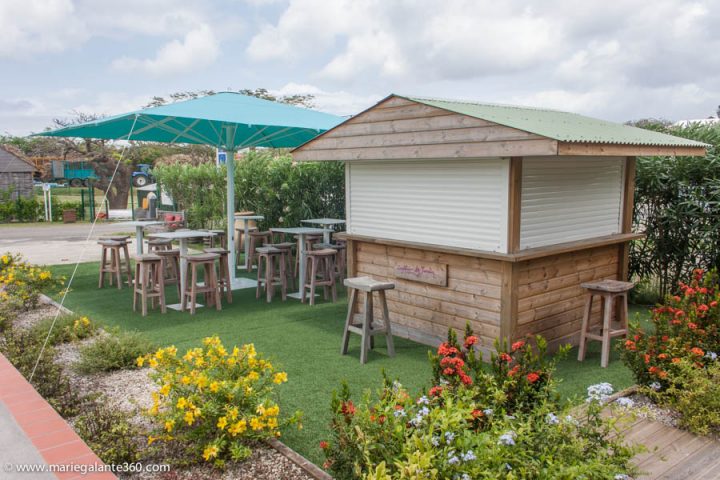 Restaurant Semi Gastronomique Kaz A Sik Sur L'Ile De Marie à Kaz A Manger Restaurant Semi Gastronomique Kaz A Sik Sur L'Ile De Marie à Kaz A Manger