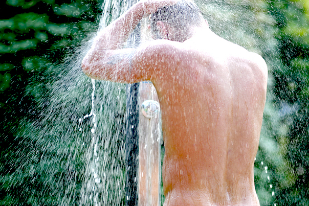 Siffler Sous La Douche ~ L'Art Du Bonheur avec Homme Sous La Douche