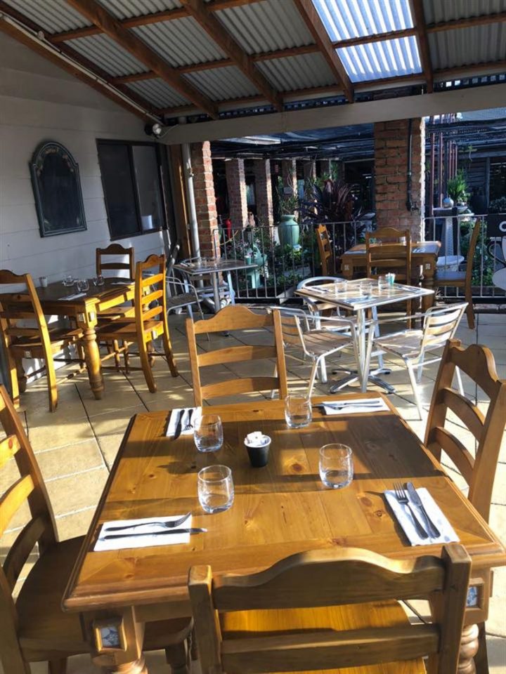 Simply D'Vine Cafe, Nulkaba – Modern Australian Restaurant tout Table Canberra Lattes