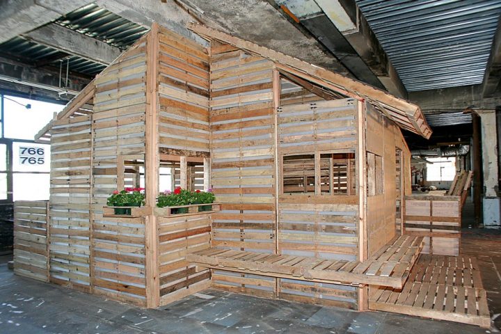 Une Cabane En Palette – Permatheque destiné Plan Construction En Palette Bois Pdf Une Cabane En Palette – Permatheque destiné Plan Construction En Palette Bois Pdf