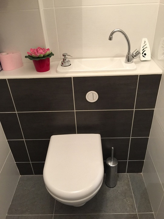 Wc Suspendu Avec Lave-Mains Compact – Galerie | Wici Next destiné Toilette Avec Lavabo Integre Au Quebec