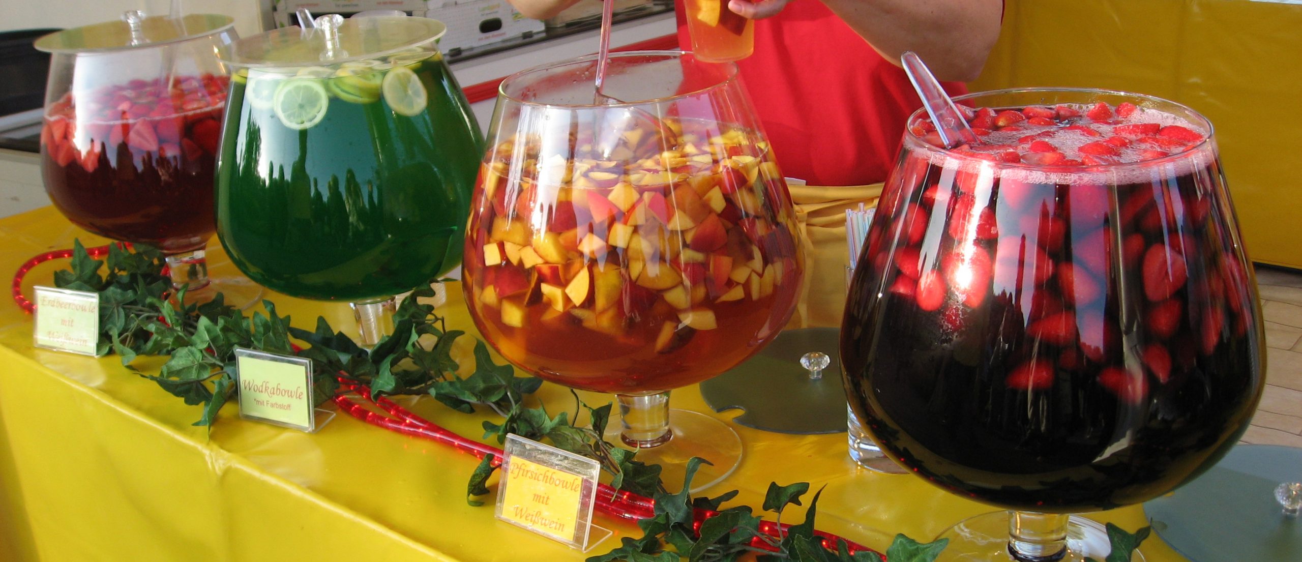 wodka bowle mit vanilleeis und kirschen - AgenceCormierDelauniere.com