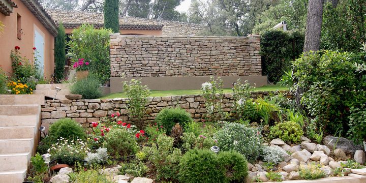 Amenagement Jardin Restanque – Le Spécialiste De La Décoration Extérieur encequiconcerne Decor Et Jardin Histoire