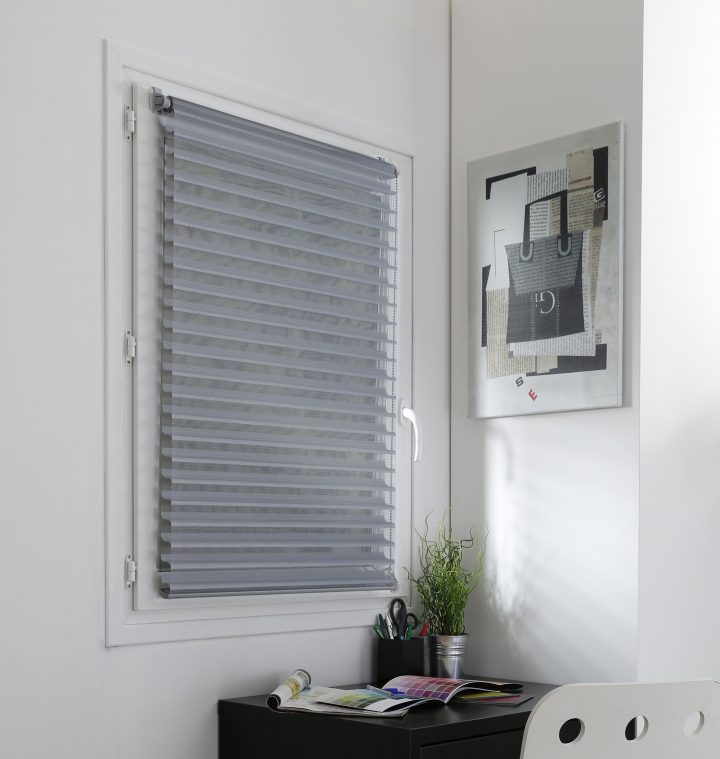 Comment Poser Un Store Enrouleur Sur Fenetre Pvc dedans Store Jour Et Niit Tringle Baie Vitres