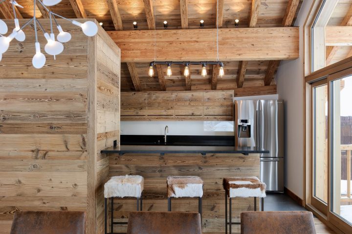 La Cuisine Ouverte Équipée Sera Le Théâtre Des Expériences Culinaires destiné Cuisine Style Montagne