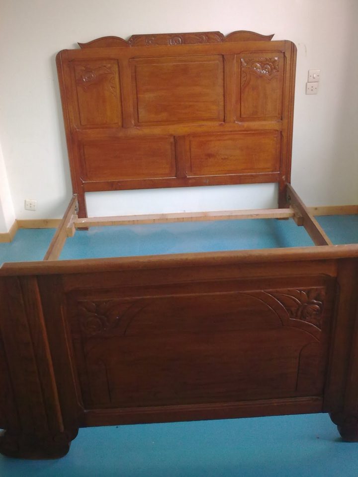 L'Échoppe De P@M: Cadre De Lit Ancien En Bois Sculpté destiné Balancoire 4 Place A Vendre Bois