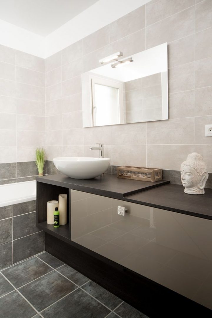 Voici Une Rénovation De Salle De Bain Qui Donne Envie D'Y Passer Du tout Voici La Grande Sall