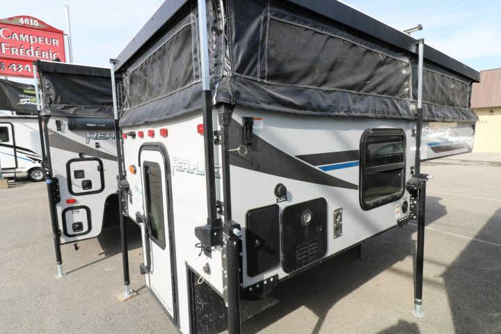 Vr Bigfoot Neuf À Vendre | Modèle 25B25Rq concernant Rideau Douche Accordeon Pour Roulotte