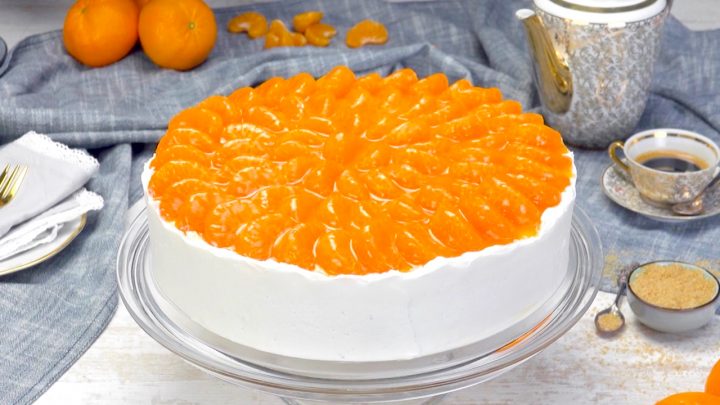 mandarinenkuchen mit frischen mandarinen