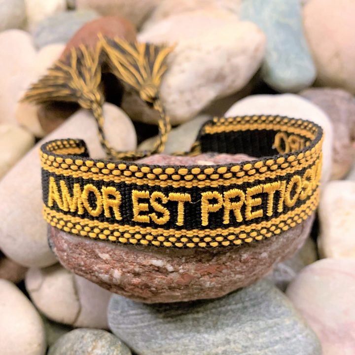 amor est pretiosior auro amor est pretiosior auro