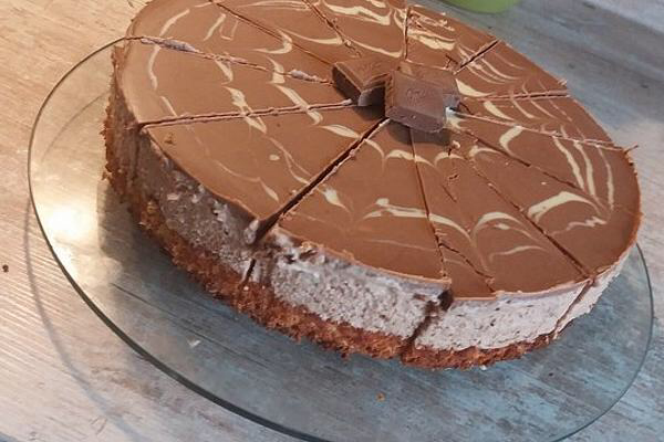 schneegestöber kuchen mit kirschen