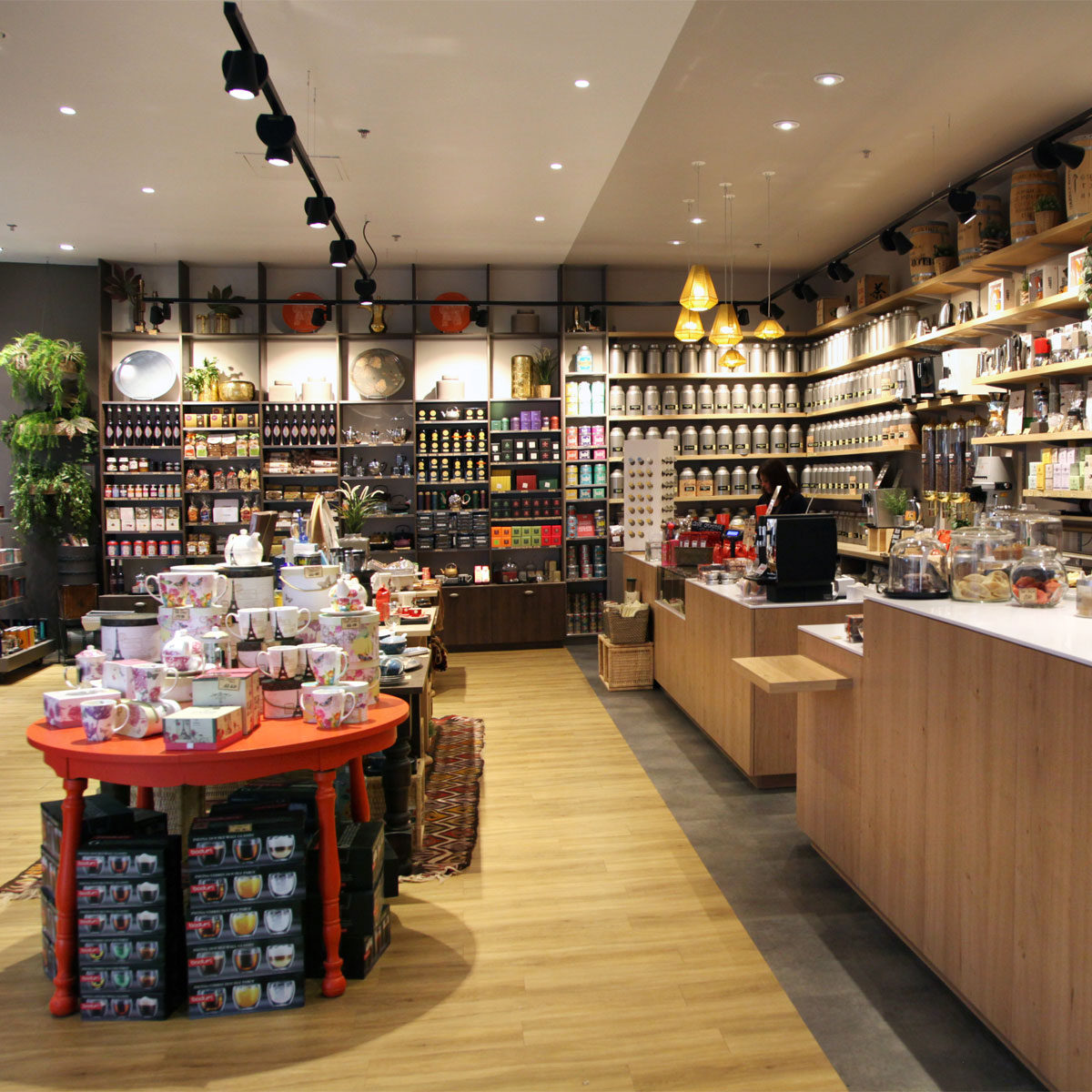 magasins de meubles pau