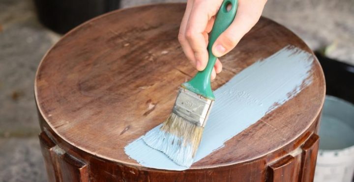enlever vernis sur meuble bois